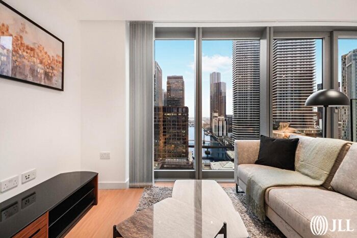 Flat To Rent In Landmark Pinnacle, Marsh Wall, E14