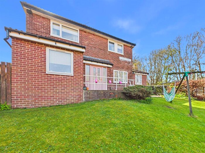 4 Bedroom Semi-Detached House For Sale In Gosforth Terrace, Pelaw, NE10