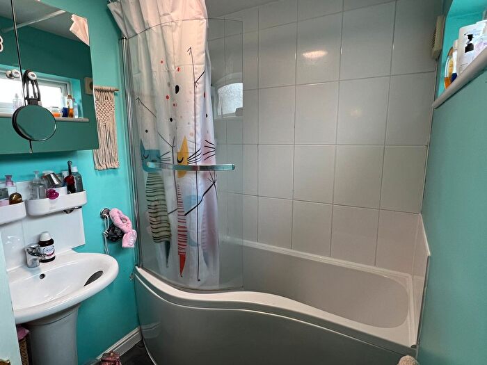 2 Bedroom Maisonette To Rent In Brighton Hill, Basingstoke, RG22