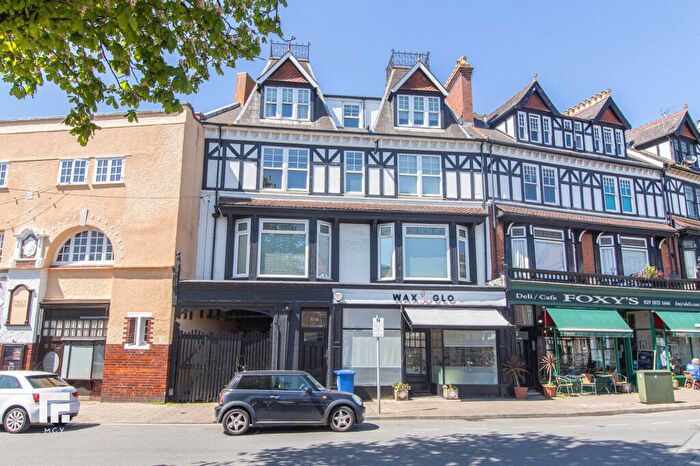 2 Bedroom Flat To Rent In Royal Buildings, Penarth, CF64