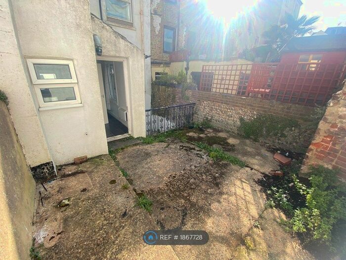 1 Bedroom Flat To Rent In Russell Square, Brighton, BN1