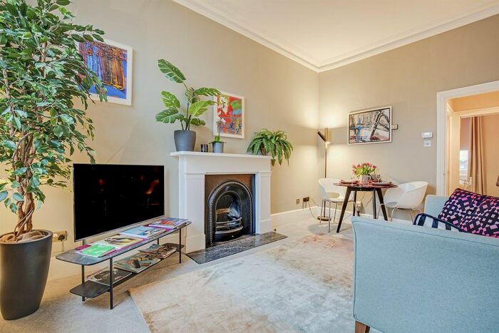 2 Bedroom Flat To Rent In Barker Street, London, SW10