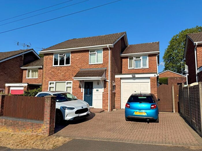 4 Bedroom Detached House For Sale In Forest Road, Whitehill, Hampshire, GU35
