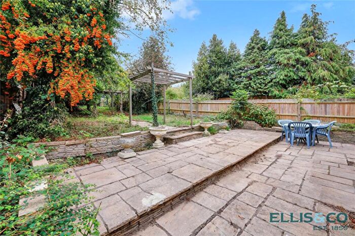 5 Bedroom Detached House For Sale In Claremont Park, Finchley, London, N3