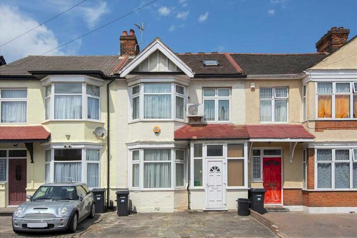 4 Bedroom Terraced House To Rent In Wards Road, Newbury Park, Ilford, IG2