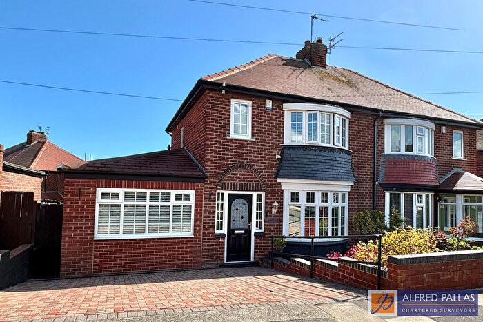 4 Bedroom Semi-Detached House For Sale In Rydal Mount, Fulwell, SR5