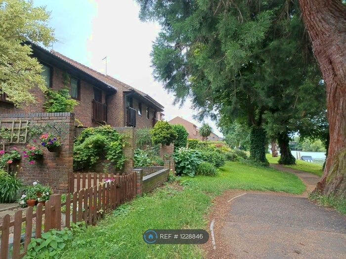 3 Bedroom Terraced House To Rent In Island Close, Staines-Upon-Thames TW18
