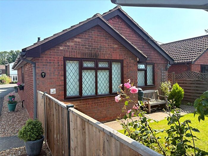 3 Bedroom Bungalow For Sale In Lea Close, Ash, Surrey, GU12