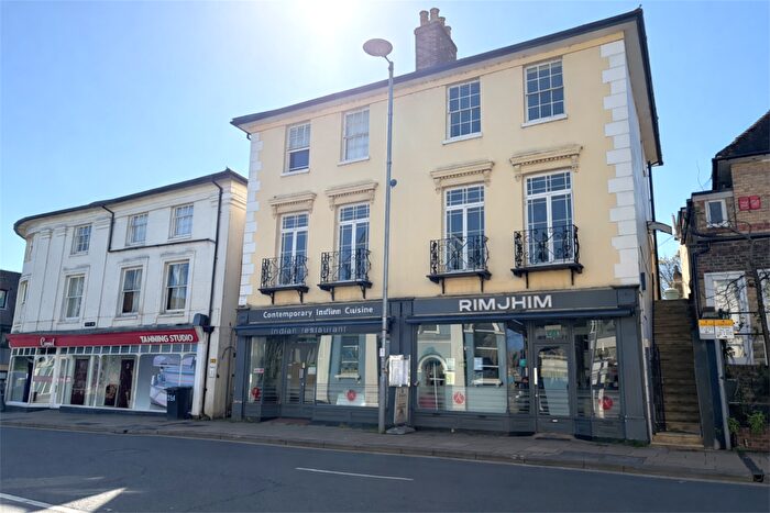 3 Bedroom Flat To Rent In Winchester, SO23
