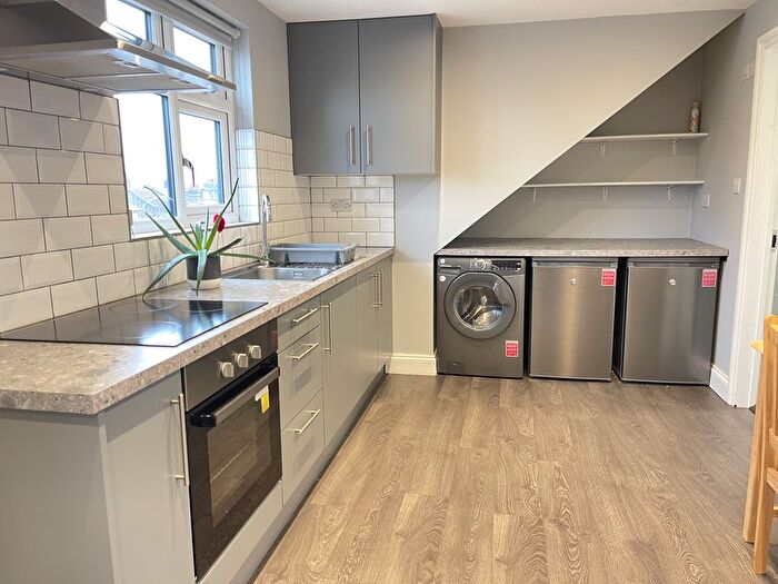 2 Bedroom Flat To Rent In Billet Road, London, E17