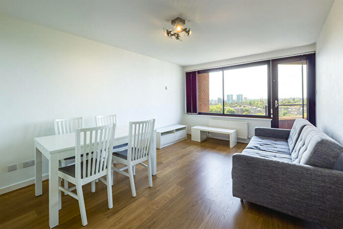 Apartment To Rent In Cresta House, Swiss Cottage, NW3