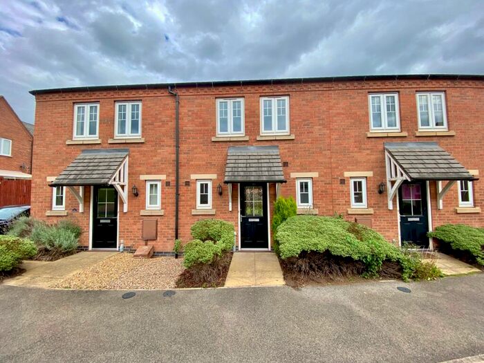 2 Bedroom Town House To Rent In Edinburgh Road, Church Gresley, DE11