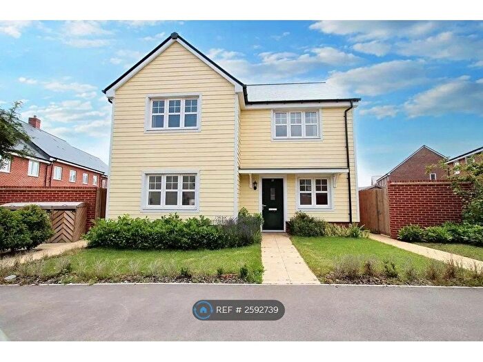 4 Bedroom Detached House To Rent In Stonechat Way, Ashford, TN25
