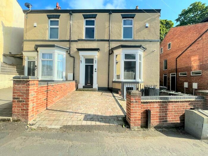 4 Bedroom Town House To Rent In Hurworth Road, Hurworth Place, DL2