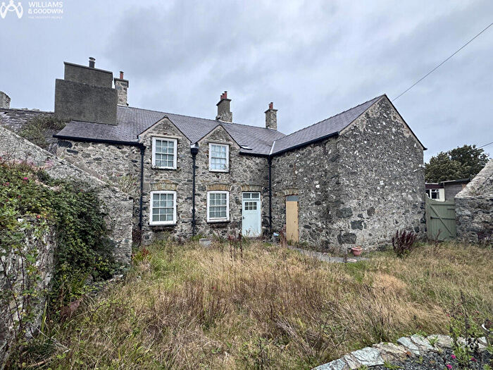 3 Bedroom Country House For Sale In Llanfairynghornwy, Anglesey, LL65