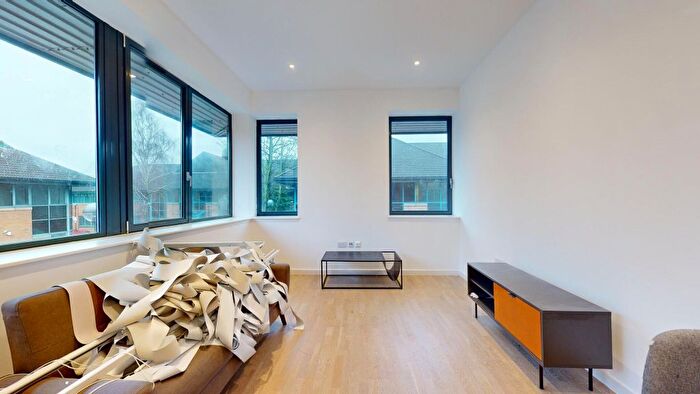 1 Bedroom Flat To Rent In Riverbank Way, Brentford, TW8