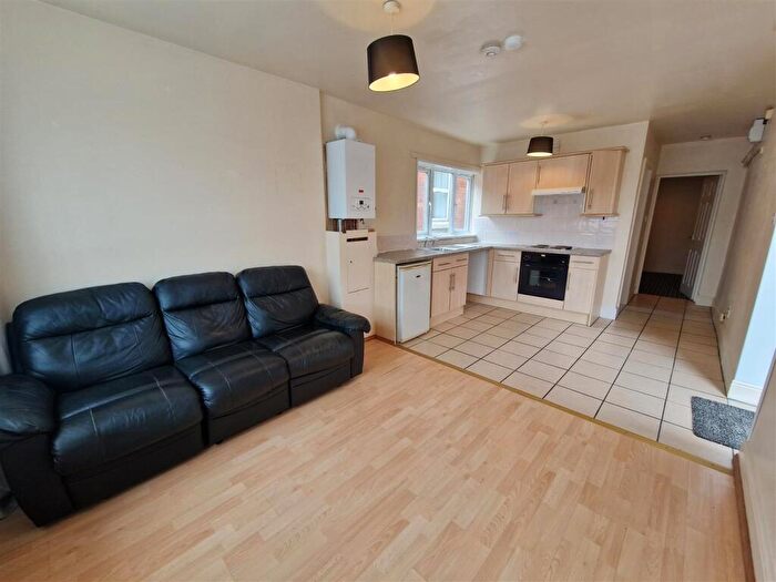1 Bedroom Flat To Rent In Bristol Road South, Northfield, Birmingham, B31