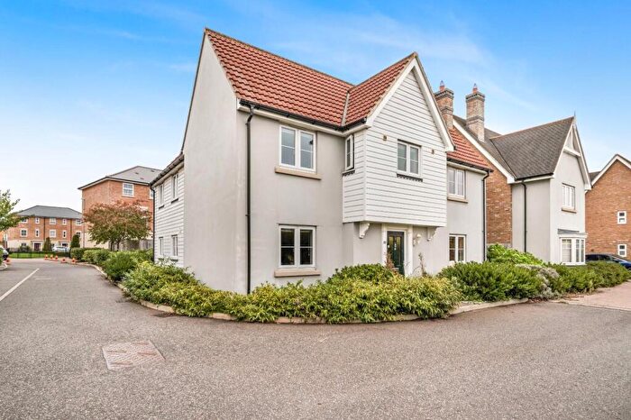 4 Bedroom Detached House For Sale In Woodlands Walk, Dunmow, CM6