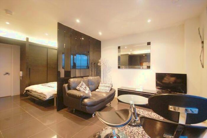 Studio To Rent In Pan Peninsula, Pan Peninsula Square, South Quay, Canary Wharf, London, E14