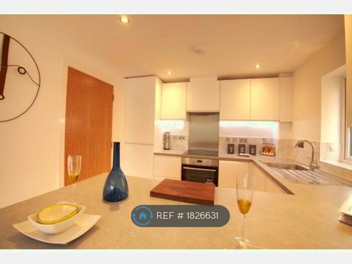 2 Bedroom Flat To Rent In Ainger Close, Aylesbury, HP19