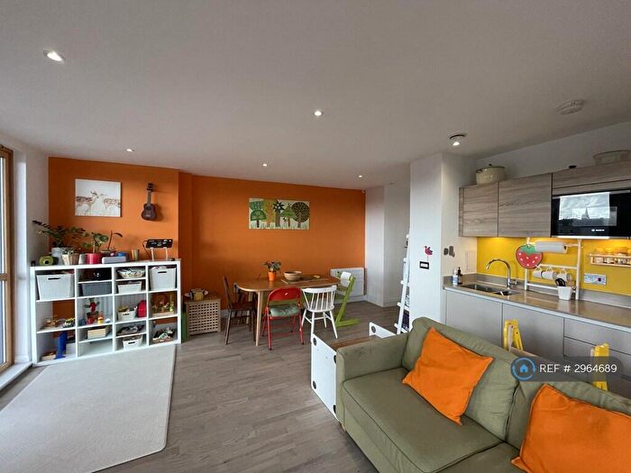 2 Bedroom Flat To Rent In New Malden House, New Malden, KT3