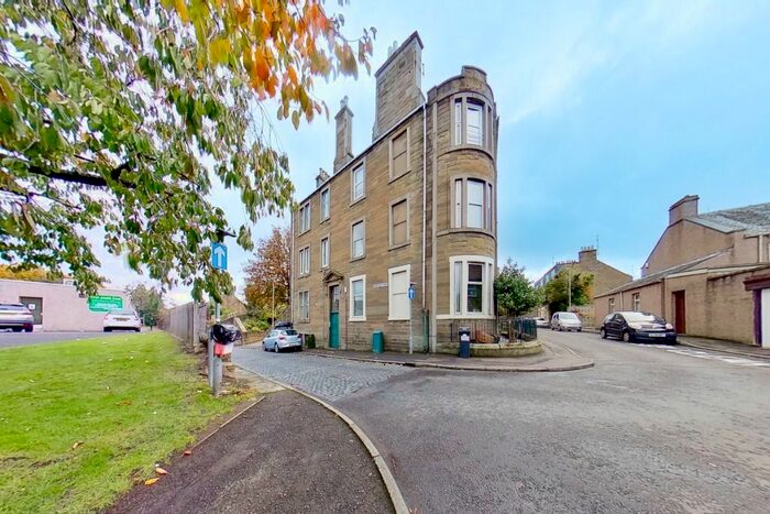 2 Bedroom Flat To Rent In Muirton Road, Dundee, DD2