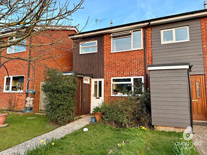 3 Bedroom Semi-Detached House For Sale In Wayside Green, Woodcote, RG8