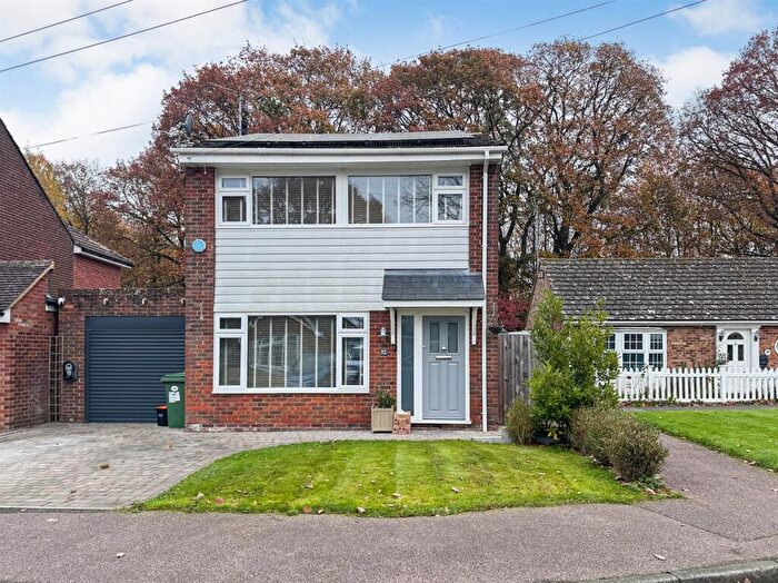 3 Bedroom Detached House For Sale In Cayser Drive, Kingswood, ME17