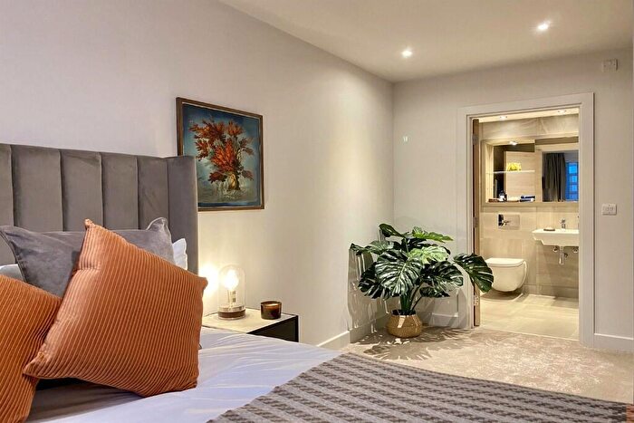 2 Bedroom Apartment To Rent In Angel Gardens, Manchester, M4