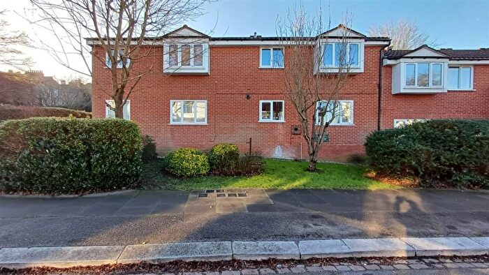 1 Bedroom Flat For Sale In Newton Avenue, London, N10