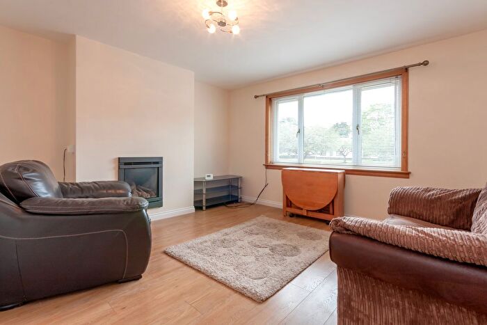 2 Bedroom Flat To Rent In Polo Gardens, Stoneywood, AB21