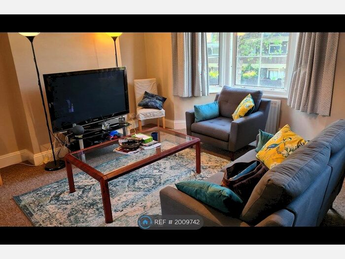 2 Bedroom Flat To Rent In John Ruskin St, London, SE5