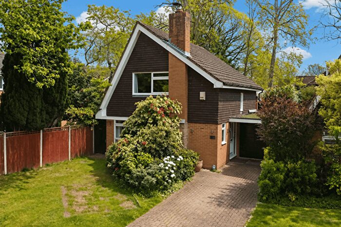 3 Bedroom Detached House For Sale In Ravenstone Road, Camberley, GU15