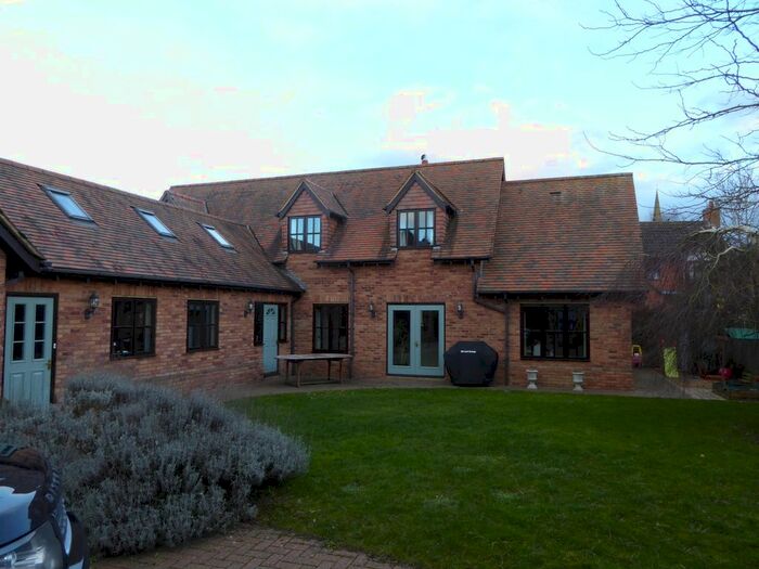 6 Bedroom Detached House To Rent In High Street, Milton Keynes, MK19