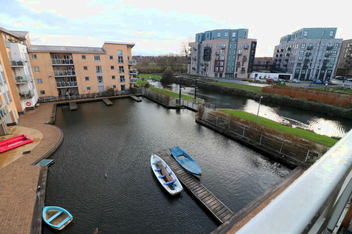 2 Bedroom Apartment To Rent In Lockside Marina, Chelmsford, CM2