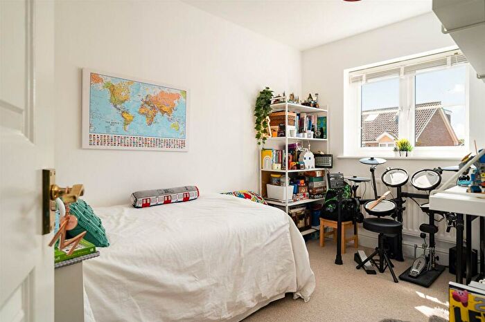 3 Bedroom End Of Terrace House For Sale In Farmers End, Charvil, Reading, RG10
