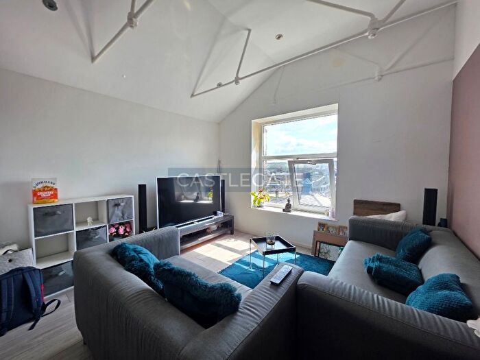2 Bedroom Flat To Rent In Park House, Rook Street, Huddersfield, HD1