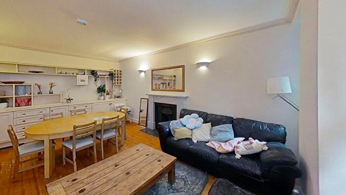 4 Bedroom Flat To Rent In Albany Street, Edinburgh, Midlothian, EH1