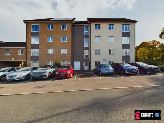 2 Bedroom Flat To Rent In Bunkers Crescent, Bletchley, MK3