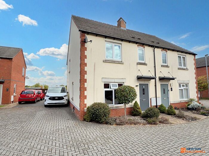 3 Bedroom Semi-Detached House For Sale In Ash Grove, Coalville, LE67