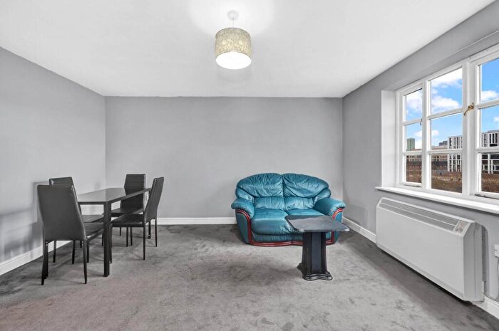 2 Bedroom Flat To Rent In Otter Close, Stratford, London, E15