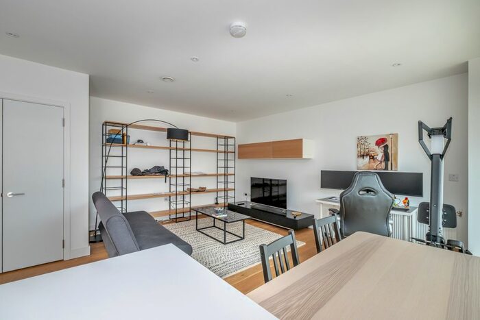 1 Bedroom Flat To Rent In Peartree Way, London, SE10