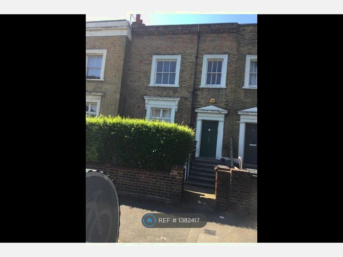 3 Bedroom Maisonette To Rent In Middleton Road, London, E8