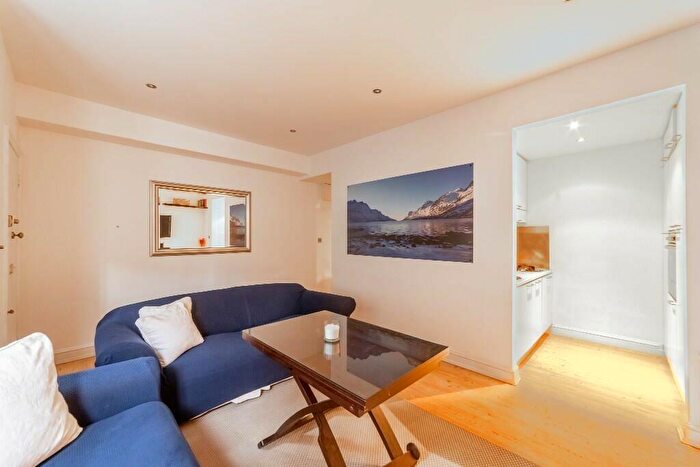 2 Bedroom Apartment To Rent In Edith Grove, London, SW10