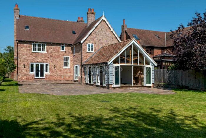 6 Bedroom Detached House To Rent In Ermine Street, Great Stukeley, PE28