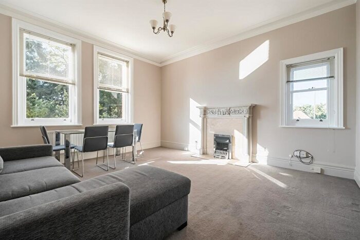2 Bedroom Apartment To Rent In Bath Road, Reading, RG1