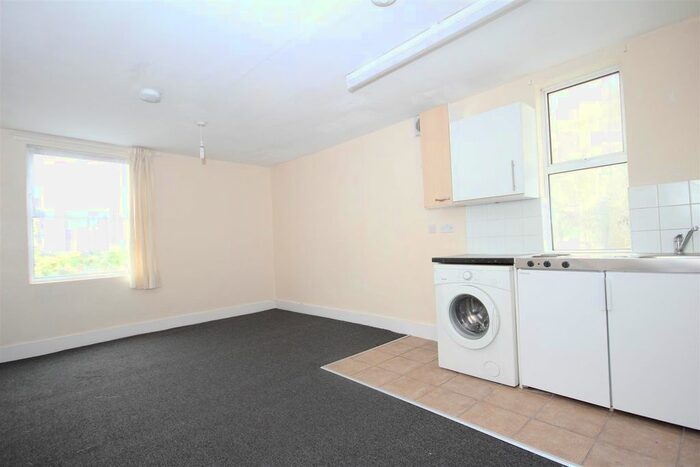 Studio To Rent In High Street, Harlesden, NW10