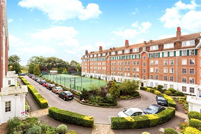 3 Bedroom Flat To Rent In Richmond Hill Court, Richmond, Surrey, TW10
