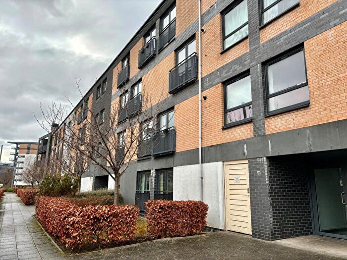 2 Bedroom Flat To Rent In Firpark Court, Glasgow, G31