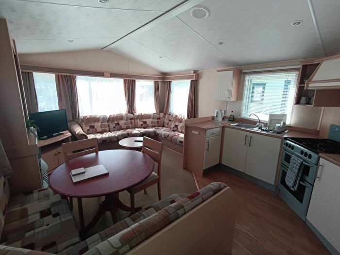 2 Bedroom Mobile/park Home For Sale In Cenarth, Newcastle Emlyn, SA38